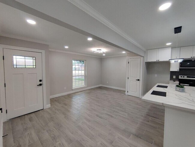 Building Photo - 11402 Sandrock Dr