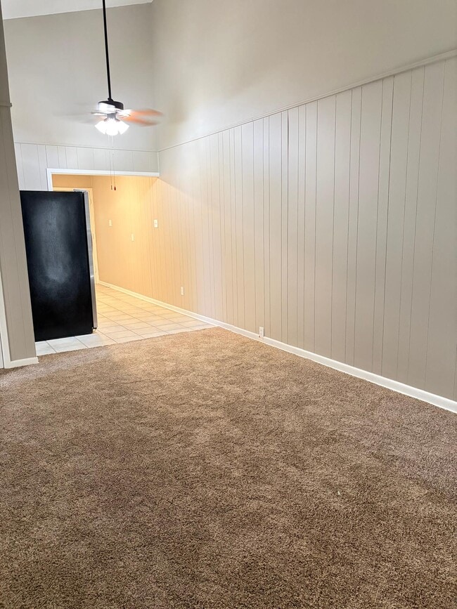 Building Photo - 3404 70th Dr