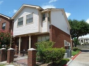 Building Photo - 1103 Dulles Ave