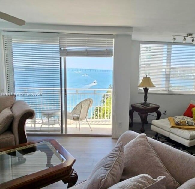 Building Photo - 770 Claughton Island Dr