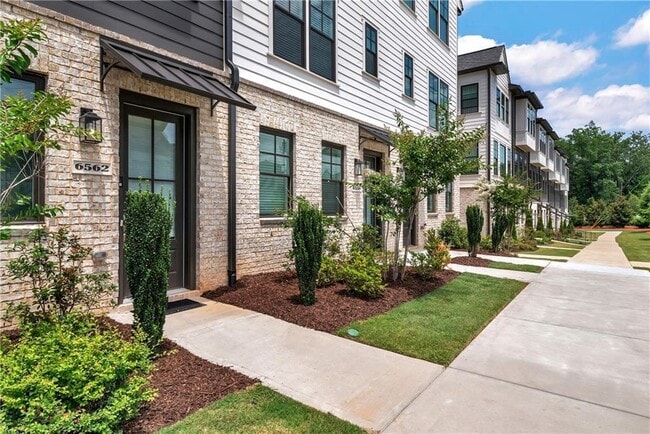 Building Photo - 6562 Beacon Dr