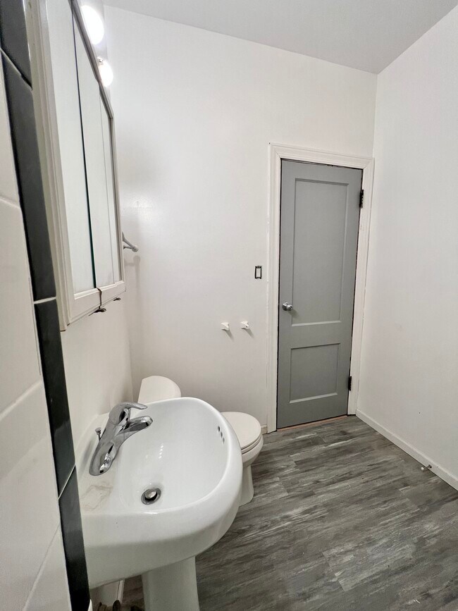 1434 N Ridgeway Ave Unit Cozy 1st Floor Apartment, Chicago, IL 60651 Apartments in Chicago, IL