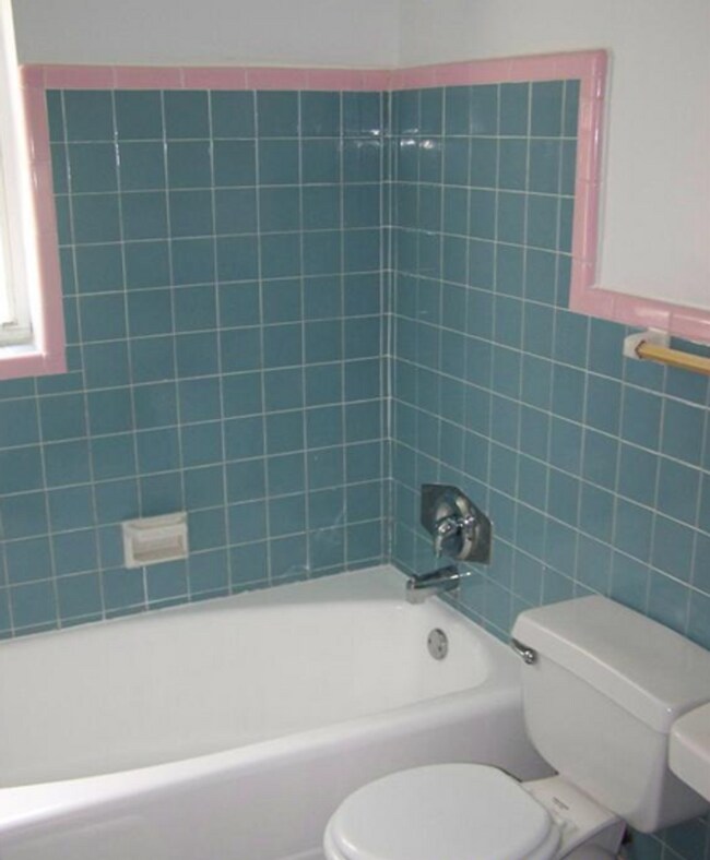 Foto del edificio - Cozy, Cute Tiny House, March, 2026 Move-in...