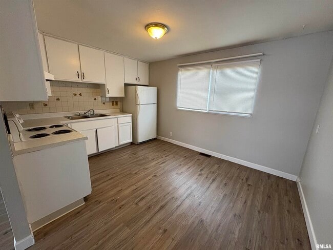 Foto del edificio - 6411 N Randwick Rd