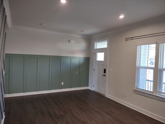 Foto del edificio - Superlative 6 Bedroom, 5 Bathroom Home in an Upscale Community!