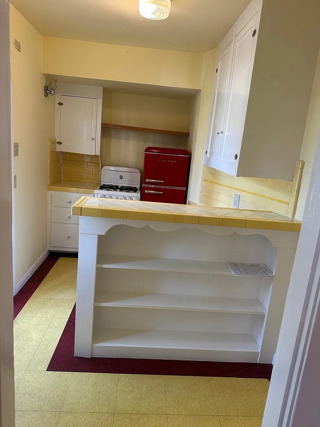 Foto del edificio - 3234 Descanso Dr