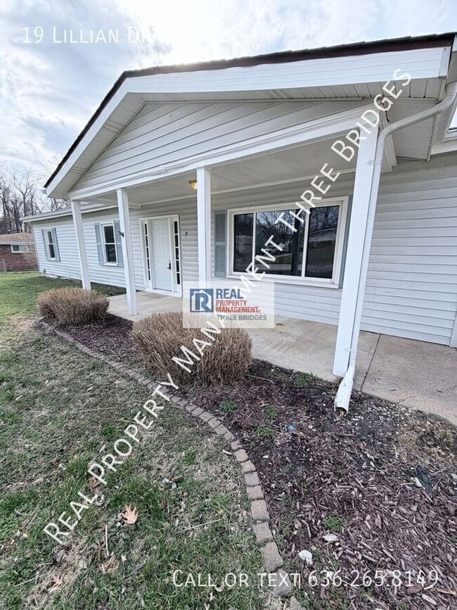 Building Photo - 19 Lillian Dr