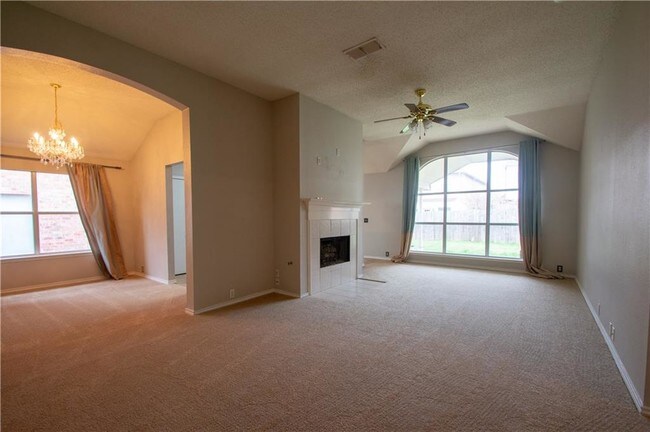 Building Photo - 1101 Iron Horse Dr