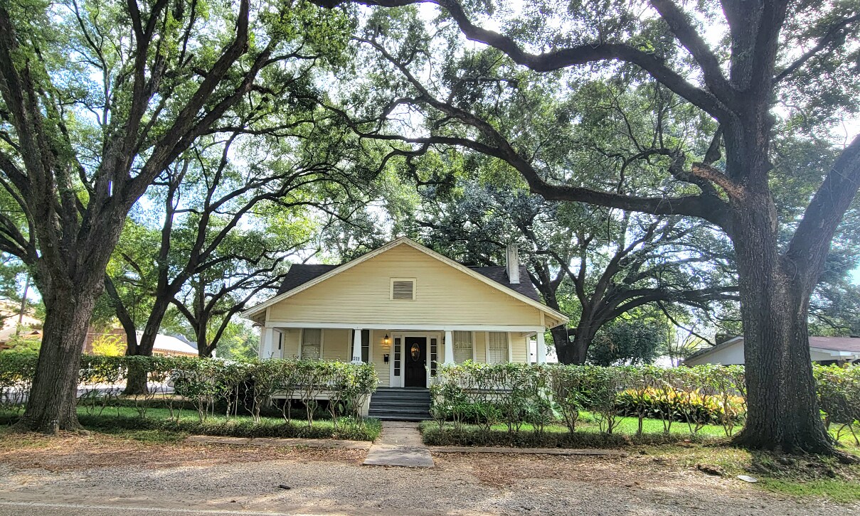 Primary Photo - 319 Edison St