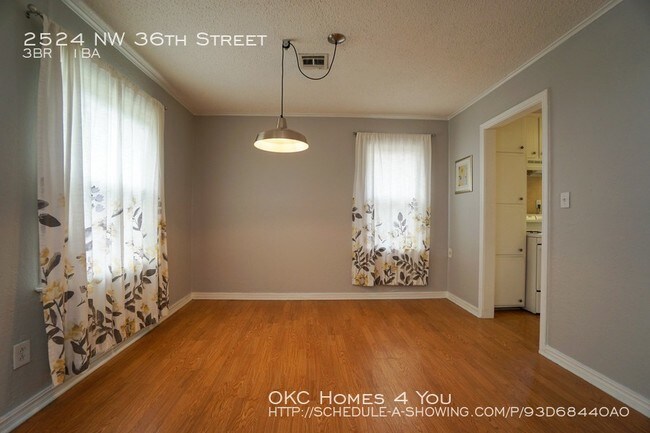 Building Photo - Updated 3 Bedroom Home!