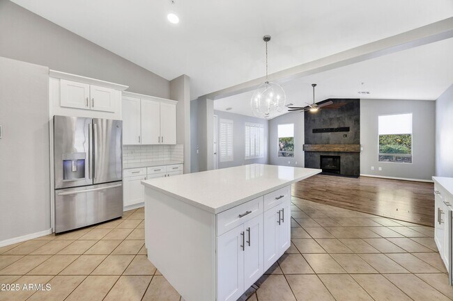 Foto del edificio - 7446 E Glenn Moore Rd