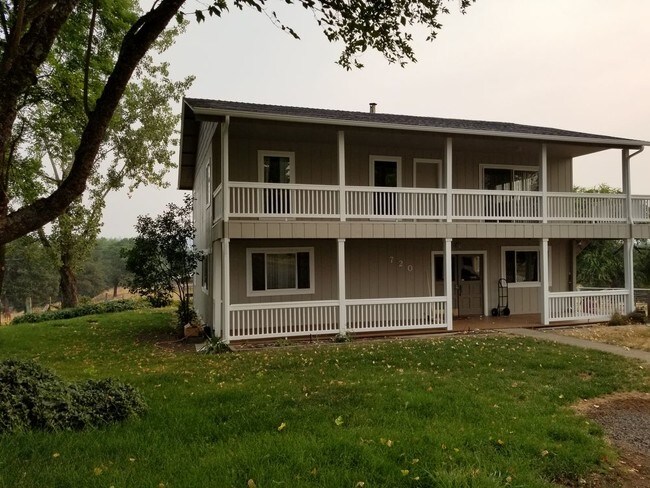 Foto del edificio - Charming Ranch home in the country