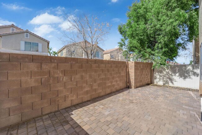 Building Photo - 7330 Phlox Rd