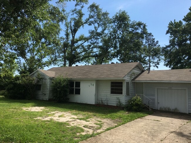 Building Photo - 4 Bed 2 Bath - Secluded at I-20 & Hwy 167