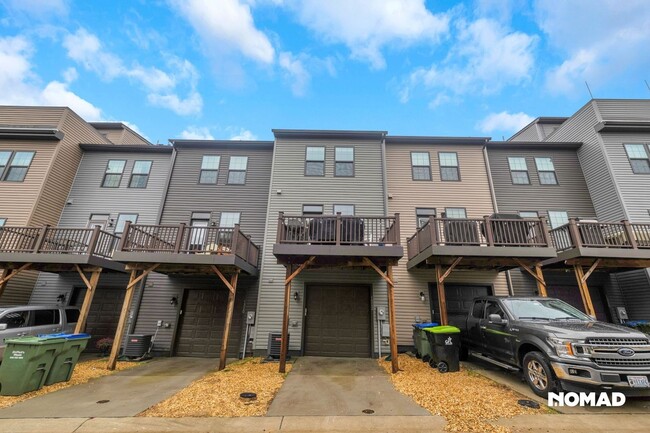 Building Photo - Charming 2BR Townhome in Fredericksburg Park