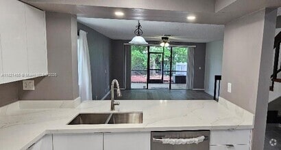 Building Photo - 3625 Coral Springs Dr