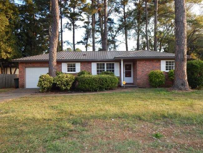 Foto del edificio - 3913 Sparkman Dr NW