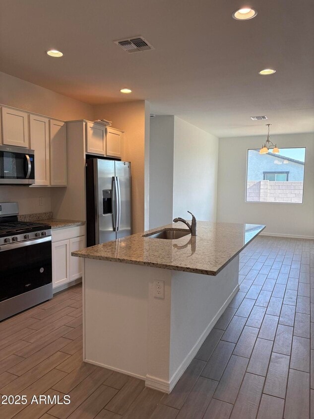 Foto principal - 11309 E Ulysses Ave