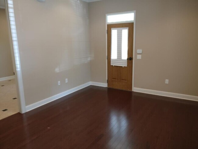 Building Photo - 4501 Cartwright Rd