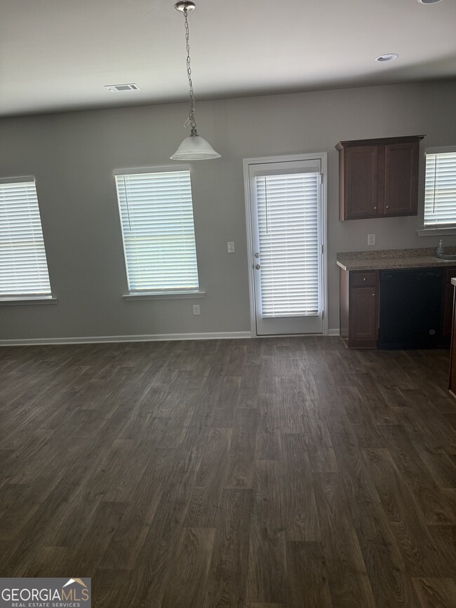 Building Photo - 131 Finley Dr
