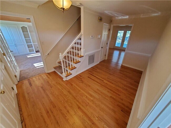 Foto del edificio - Beautifully 5 bedroom home in Salem Woods ...