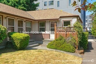 Building Photo - 1410 N Webster St