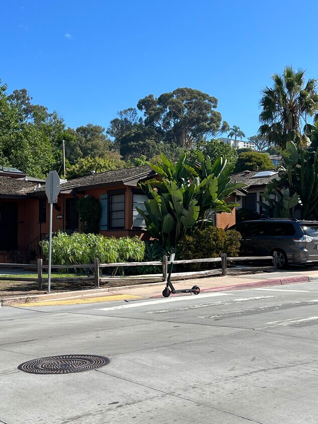 Primary Photo - 2664 Juan St
