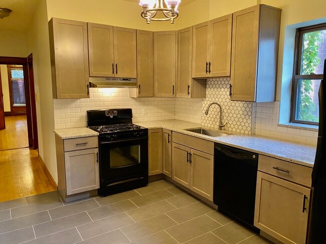 New Kitchen - 3534 N Wilton Ave