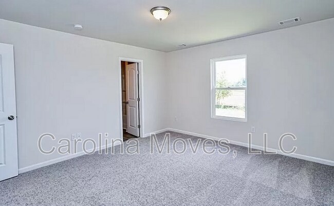 Foto del edificio - 523 Springtime Ln