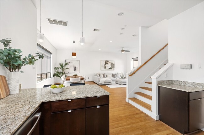 Building Photo - 5012 Cornish St