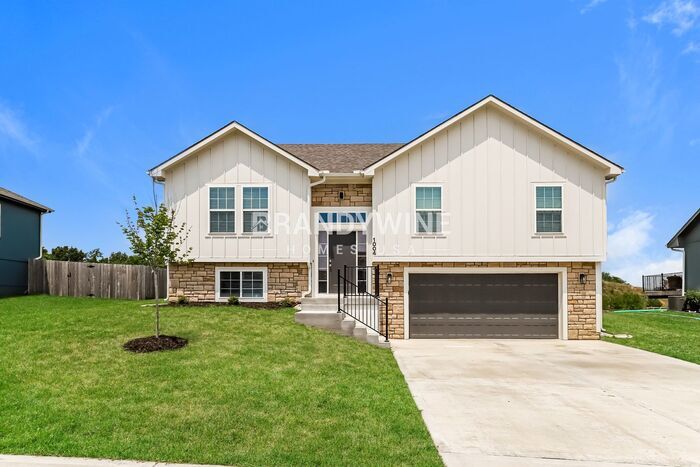 Primary Photo - Oak Grove - 4 bdrms, 3 bath Available Now