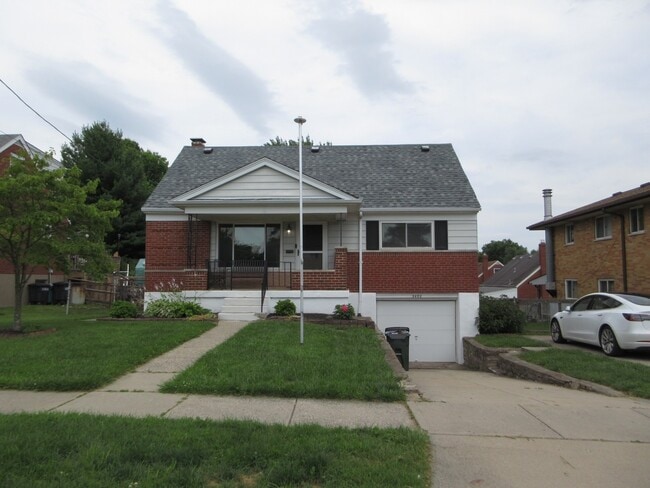 Building Photo - 3492 Moonridge Dr