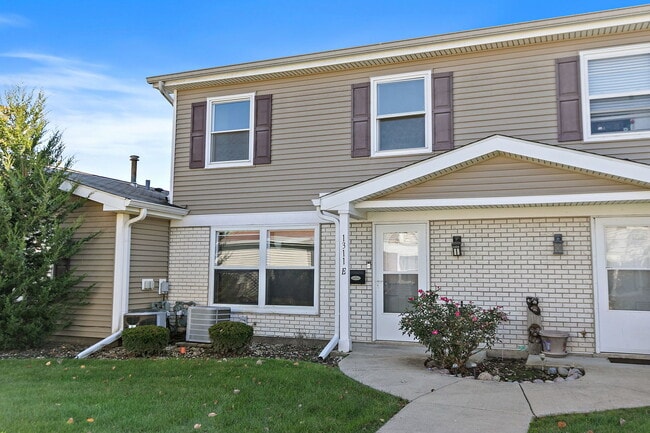 Foto del edificio - 1311 Kingsbury Dr