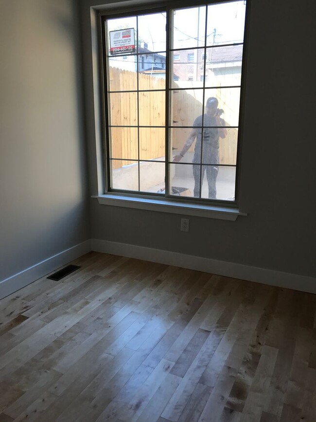 Foto del edificio - Bi-level 2fl 3fl 4B3B unit | Walking dista...