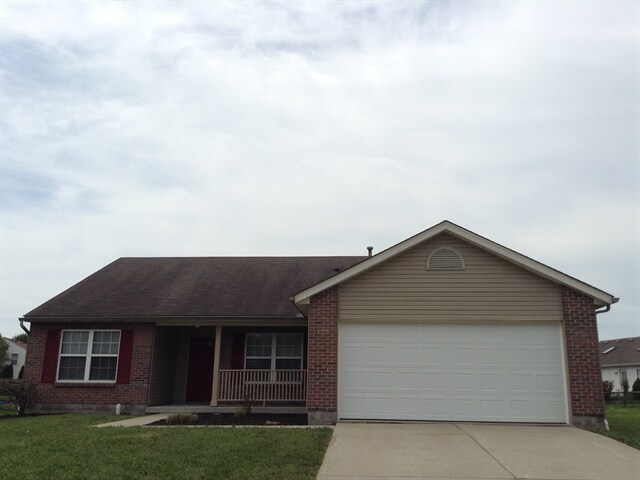 Primary Photo - 11 Sparrow Ln