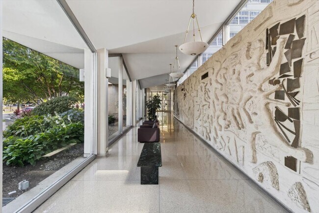 Foto del edificio - 3550 N Lake Shore Dr