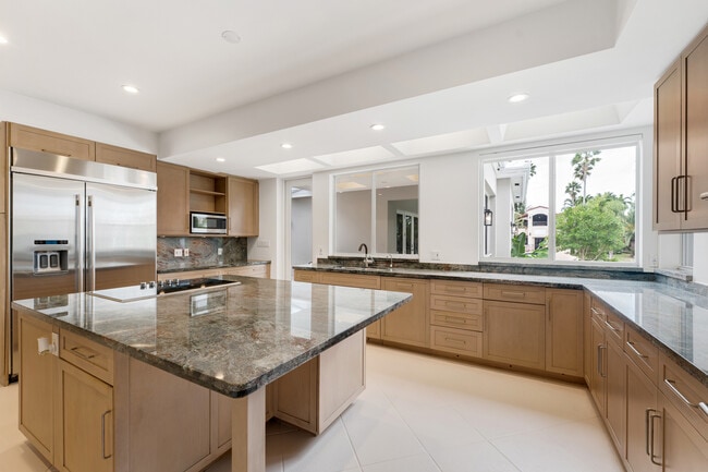 Foto del edificio - 13032 Mar St