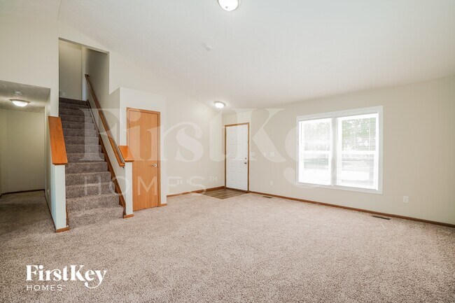 Building Photo - 5720 Larksdale Dr