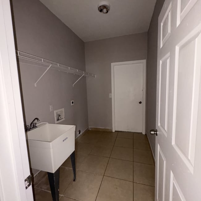 Foto del edificio - 517 Heather Glen Dr