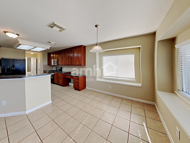 Foto del edificio - 23806 Fairport Harbor Ln