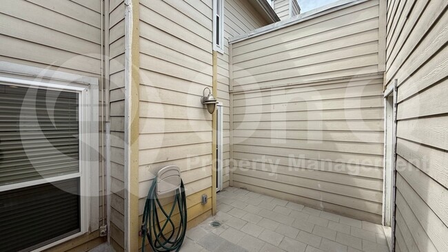 Building Photo - 5505 Live Oak St