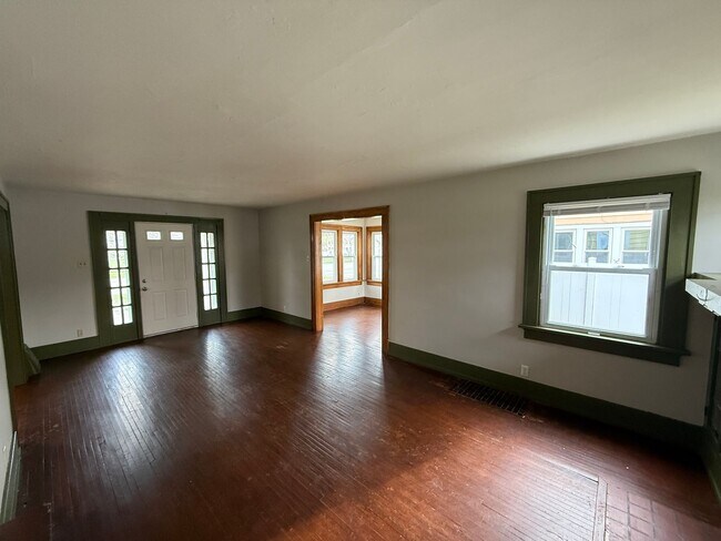 Foto del edificio - House For Rent by Capital Property Managem...