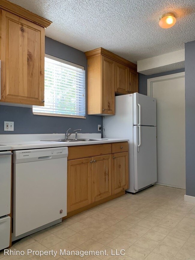 Building Photo - 593 W 400 N