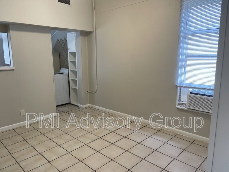 Primary Photo - 1441 SW Van Buren St