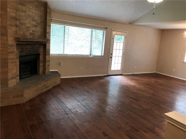 Building Photo - 617 Little Fox Ln