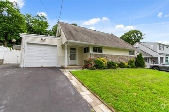 Building Photo - 134 Gailmore Dr