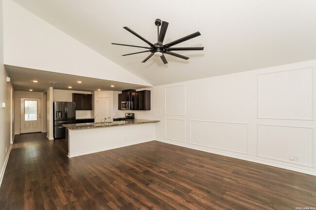 Foto del edificio - 14251 Geyserite Ave