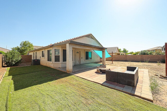 Foto del edificio - 7602 W Encinas Ln
