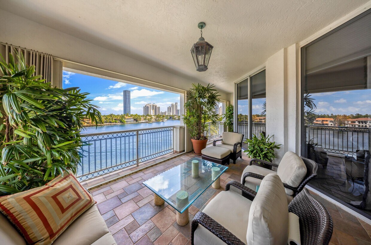 Photo - 19925 NE 39th Pl (Aventura, FL)