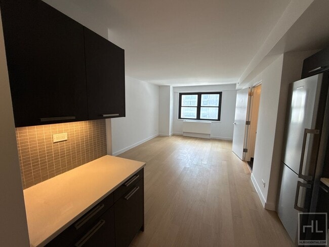 Building Photo - East 39th Street